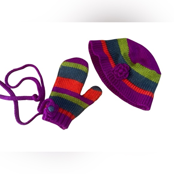 WOMENS COLORFUL Knitted Hat & Mitten set like new ! - Picture 4 of 5
